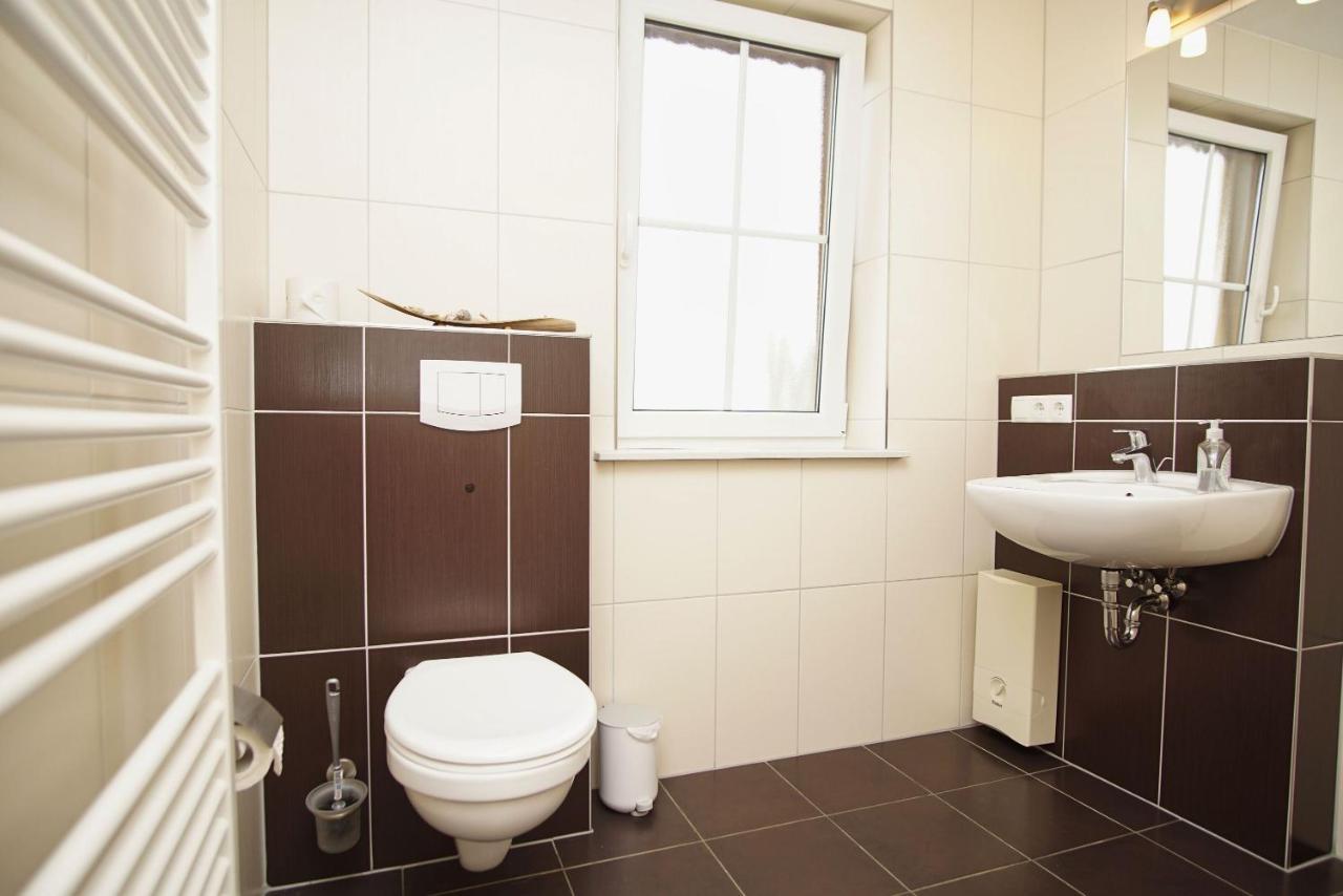 Schicke Fewo Mit Terrasse, Gratis Nutzung Vom Ahoi Erlebnisbad Und Sauna In Sellin - Haus De Niege Wech Fewo 02 Thiessow Ngoại thất bức ảnh
