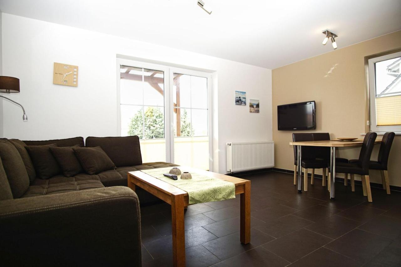 Schicke Fewo Mit Terrasse, Gratis Nutzung Vom Ahoi Erlebnisbad Und Sauna In Sellin - Haus De Niege Wech Fewo 02 Thiessow Ngoại thất bức ảnh