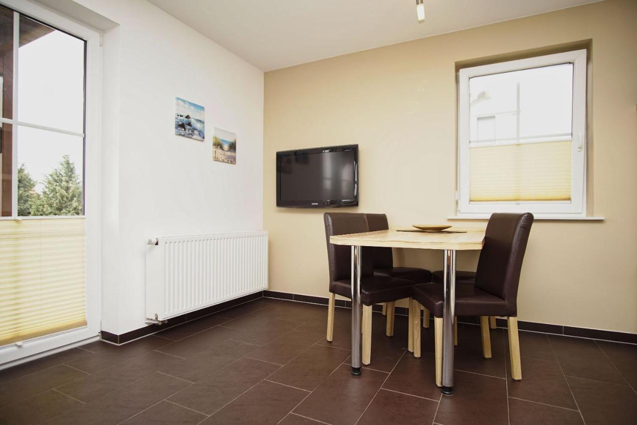 Schicke Fewo Mit Terrasse, Gratis Nutzung Vom Ahoi Erlebnisbad Und Sauna In Sellin - Haus De Niege Wech Fewo 02 Thiessow Ngoại thất bức ảnh