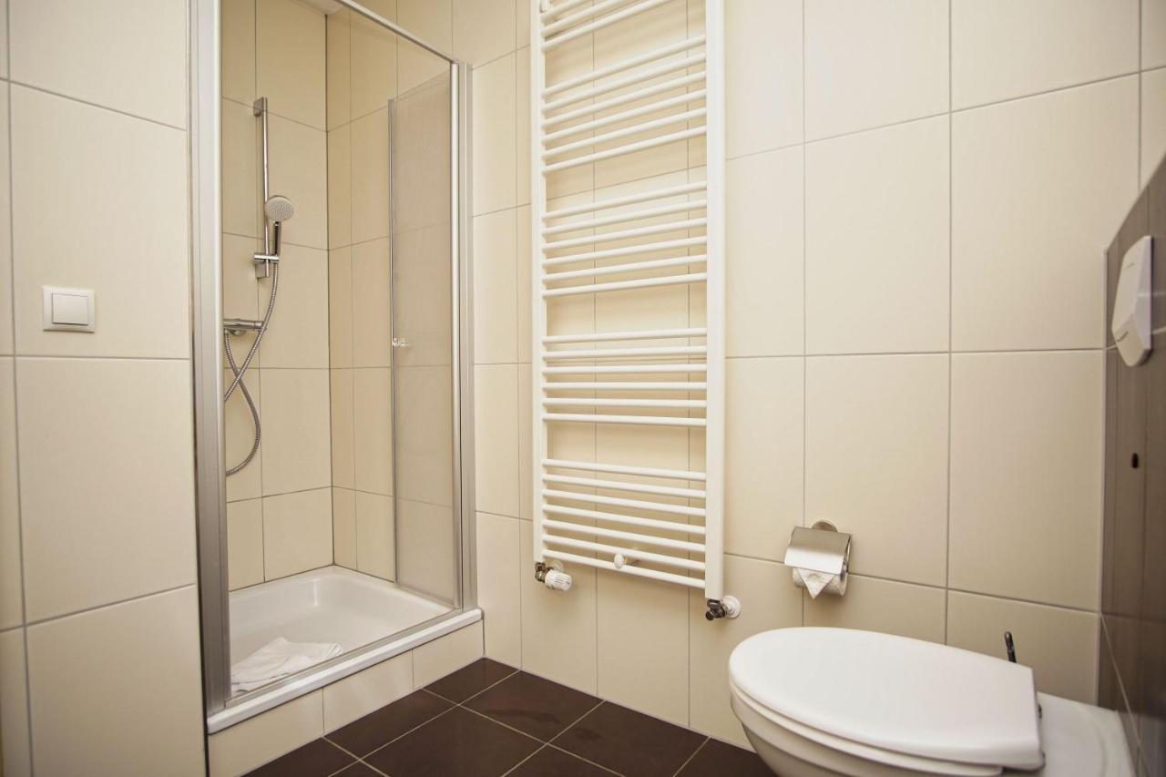 Schicke Fewo Mit Terrasse, Gratis Nutzung Vom Ahoi Erlebnisbad Und Sauna In Sellin - Haus De Niege Wech Fewo 02 Thiessow Ngoại thất bức ảnh